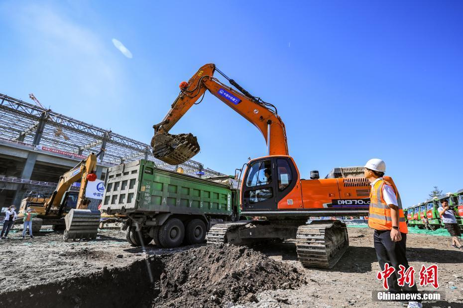 9月8日上午,北京丰台站改建施工二期工程正式启动.